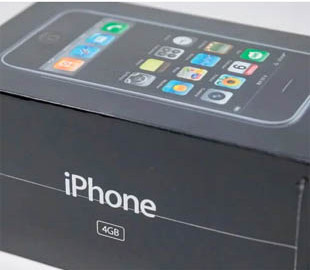 На аукціоні продали перший iPhone у запечатаній коробці