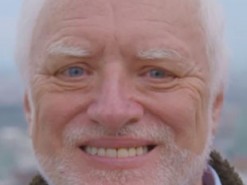 В Киев приехал легендарный герой мемов: сеть заполонили селфи с ним