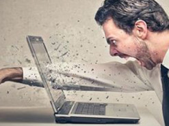 Плохой интернет чуть не довел до беды: мужчина попал в курьез на удаленке