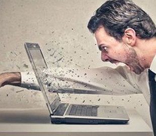 Плохой интернет чуть не довел до беды: мужчина попал в курьез на удаленке