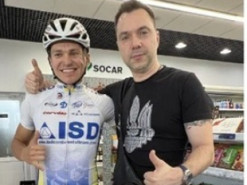 На АЗС у Рівному «зловили» Арестовича (ФОТО)