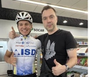 На АЗС у Рівному «зловили» Арестовича (ФОТО)