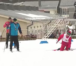 В Беларуси попытались оправдаться за падающего перед Лукашенко лыжника