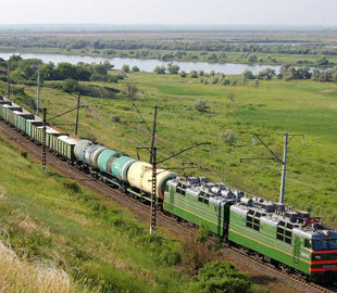 На Харьковщине 16-летнюю девушку ударило током и откинуло на рельсы при попытке сделать селфи на поезде