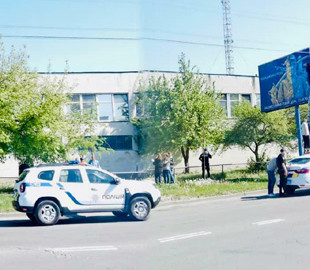 Попросив подзвонити та втік: У Франківську в чоловіка викрали телефон