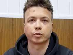 Лукашенко разрешил боевикам "ЛНР" допросить Протасевича