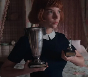 Netflix показал первый тизер мини-сериала "Ферзевый гамбит" с датой премьеры