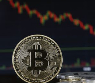 Біткоїн впав до $66 000 на тлі заяв Трампа щодо Ірану