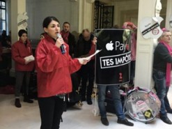 Протестующие ворвались в Apple Store и потребовали от Apple денег