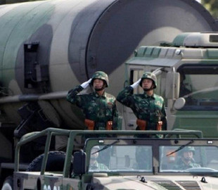 Китай таємно проводить випробовування ядерної зброї нового покоління, - CNN