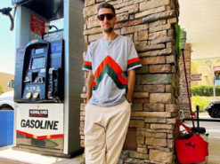 Олександр Еллерт виїхав до США: шоумен відповів на хейт юзерів та знову нарвався на критику