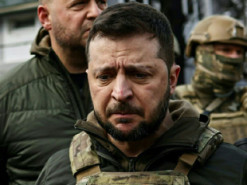 "Це дві різні людини": Зеленський прокоментував своє емоційне фото з Бучі, яке вразило світ