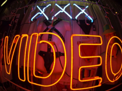 Хакеры подсоединили парковочный терминал к порносайту