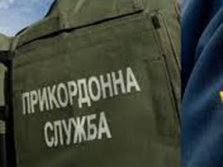 Митники зупинили українця, який намагався вивезти до Румунії карти та GPS-трекери на понад 670 тисяч гривень