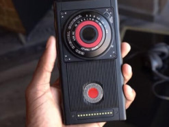 Самый неудачный смартфон на Android обзаведется преемником