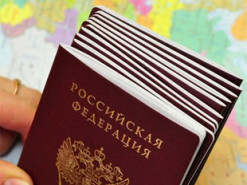 Колабораціонізм: на Херсонщині експоліцейський організував видачу російських паспортів