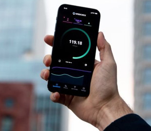 Небезпечний вірус таємно заражає сотні тисяч смартфонів: які застосунки не можна встановлювати