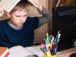 Ученики средних и старших классов занимаются на дистанционке — в Одессе только в одной школе все сотрудники вакцинированы