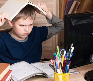 Ученики средних и старших классов занимаются на дистанционке — в Одессе только в одной школе все сотрудники вакцинированы