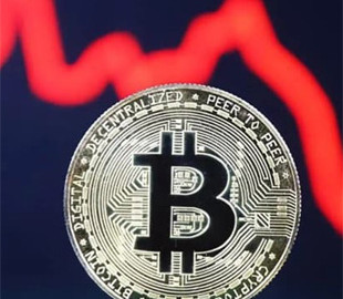 Біткоїн стабілізувався вище 70 000 доларів після різких коливань курсу