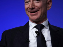 После ухода с Amazon Безос разбогател на $11 млрд