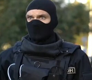 Алгоритм распознавания лиц силовиков под масками пока не готов – разработчик