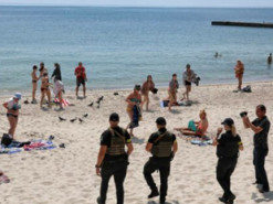 Военные пояснили законность выдачи повесток на пляжах Одессы