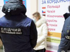 Кримінальна відповідальність за підробку COVID-сертифікатів не злякала ще двох мешканців Хмельницького