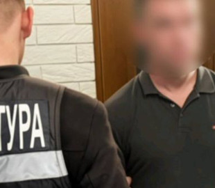 Жителя Чернівців засудили до 7 років за наркоторгівлю через інтернет