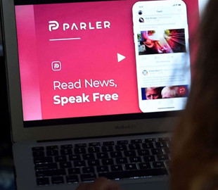 Главу социальной сети Parler уволили из-за попытки ввести цензуру в приложении