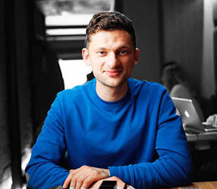 Дубилет предлагает раздать чиновникам специальные защищенные смартфоны