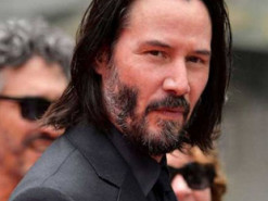 Фейковий Кіану Рівз: шахраї від імені актора виманюють гроші у довірливих жінок