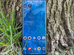 Опубликовано живое фото смартфона Motorola Edge+