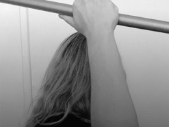 У Луцьку колишні однокласниці так билися, що одна отримала інвалідність