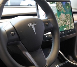 У автопилота Tesla появились новые функции