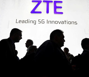 ZTE готовит таинственный смартфон с огромным дисплеем и тройной камерой