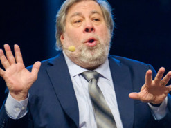 Сооснователь Apple призвал срочно отказаться от Facebook