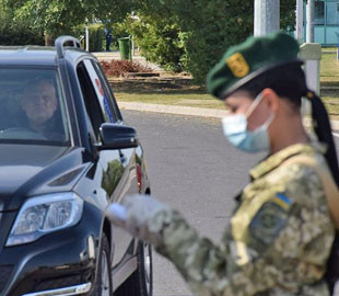 Виїзд волонтерів за кордон у воєнний час: роз’яснення Держприкордонслужби