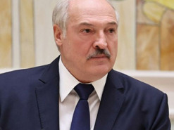 "Доктор популизма": в сети обсуждают лишение Лукашенко научного звания