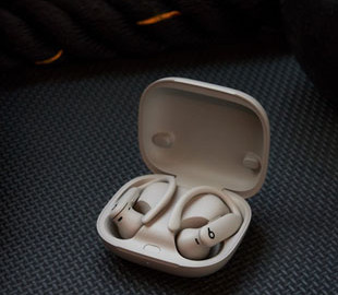 Apple випустила флагманські навушники Powerbeats Pro 2