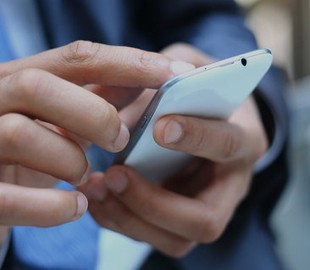 Американцам посоветовали ехать в Россию без смартфонов