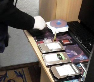 Полицейские задержали хакера, который продавал пароли доступа к платежным системам украинцев