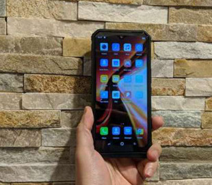 Представлен самый "громкий" смартфон-долгожитель