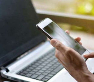 Названы пять привычек, которые убивают гаджеты