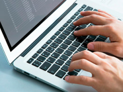 Китай начнет удалять из соцсетей "ложные" сообщения об экономике страны