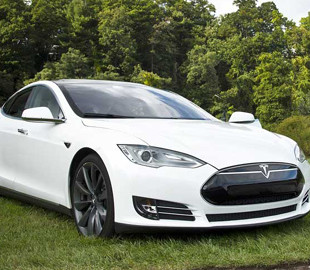 Tesla предлагает всем желающим тест-драйв — прокатиться на Model 3