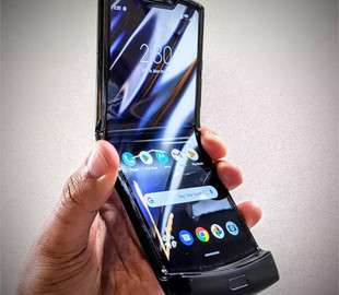 Названы смартфоны Motorola, которые получат Android 11