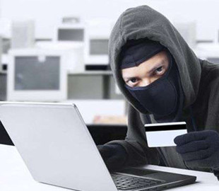 В Україні судили трьох інтернет-шахраїв, які людям обіцяли допомогу ООН та видурювали гроші