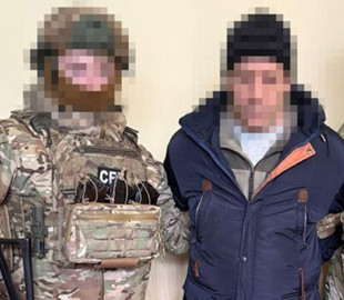 На Донеччині затримали чоловіків за підозрою у коригуванні атак по українських воїнах