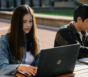 Як безпечно користуватися громадським Wi-Fi і захистити свої дані від хакерів